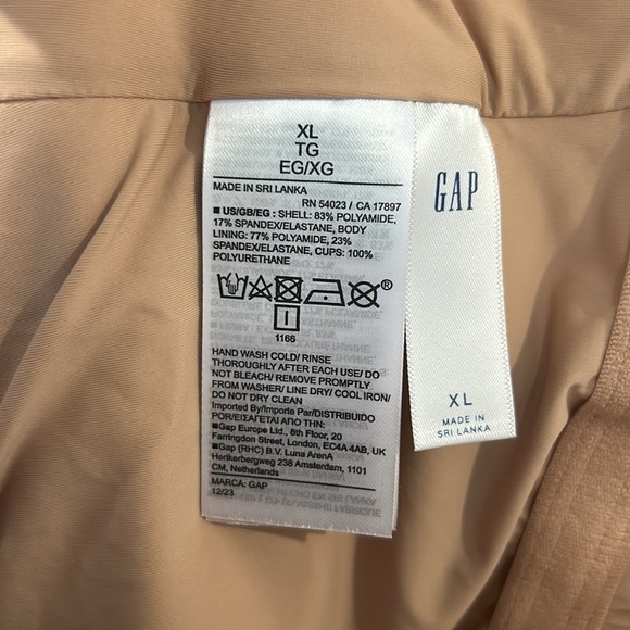 NWT GAP Woman’s Scoop Neck Swimsuit - Picture 5 of 8